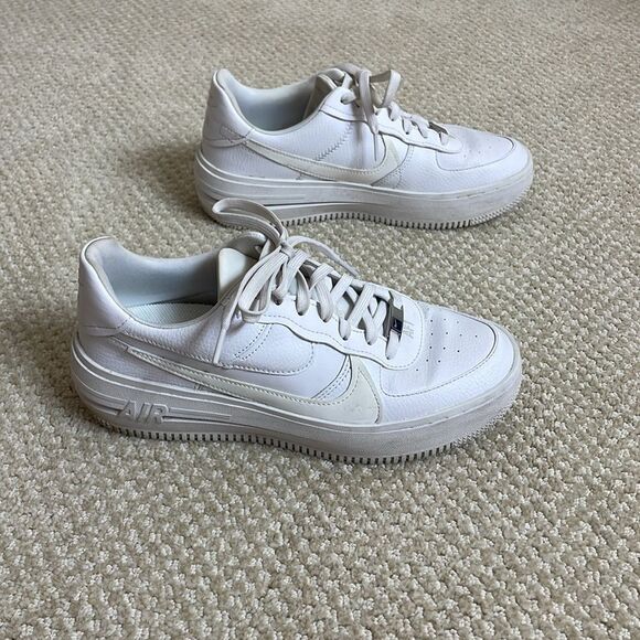 Women’s Nike Air Force 1 Platform Sneakers - Picture 3 of 7
